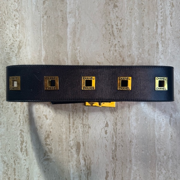 Chanel Black Leather Belt with Gold Accents - Picture 4 of 10